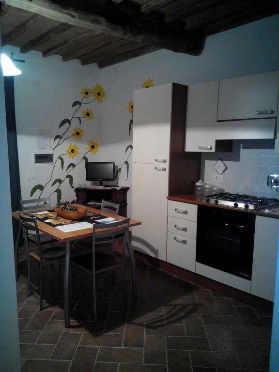 Certine Agriturismo أسكيانو الغرفة الصورة