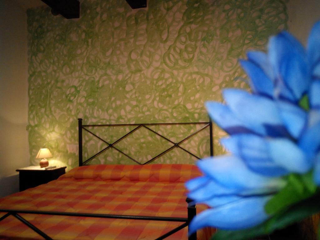 Certine Agriturismo أسكيانو الغرفة الصورة