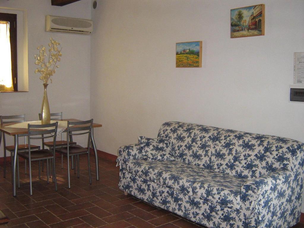 Certine Agriturismo أسكيانو الغرفة الصورة